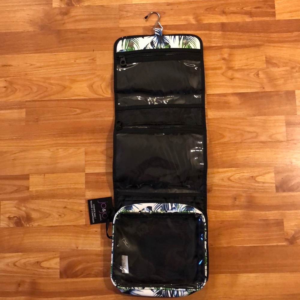 NWT Tropical themed travel cosmetic bag